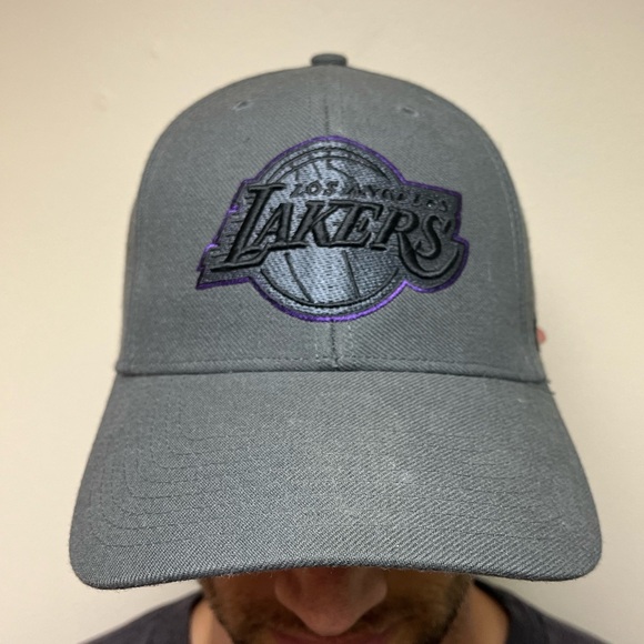 Lakers Hat - Picture 2 of 4